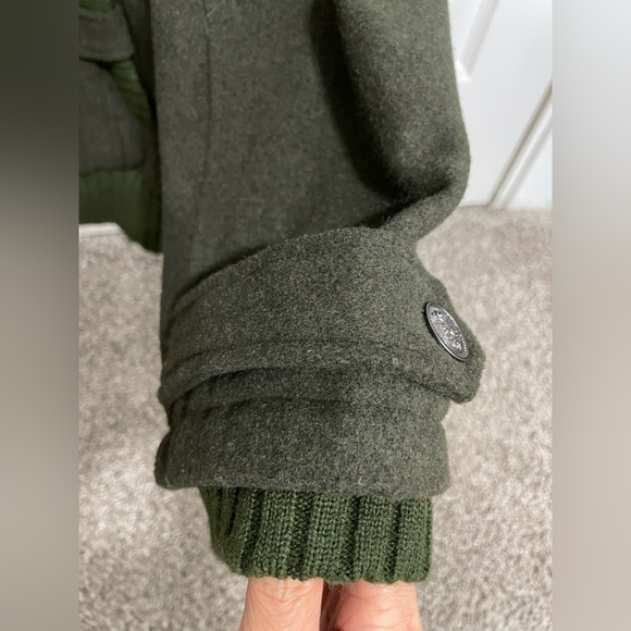 EUC 2 Ways ( W/Hoodie or WO) Jacket purchased in Japan - Picture 10 of 12